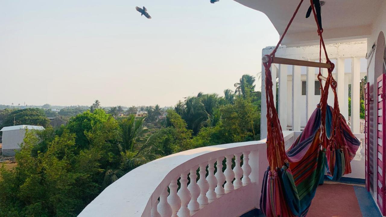 Holi-Wood Guesthouse Pondicherry Exterior foto