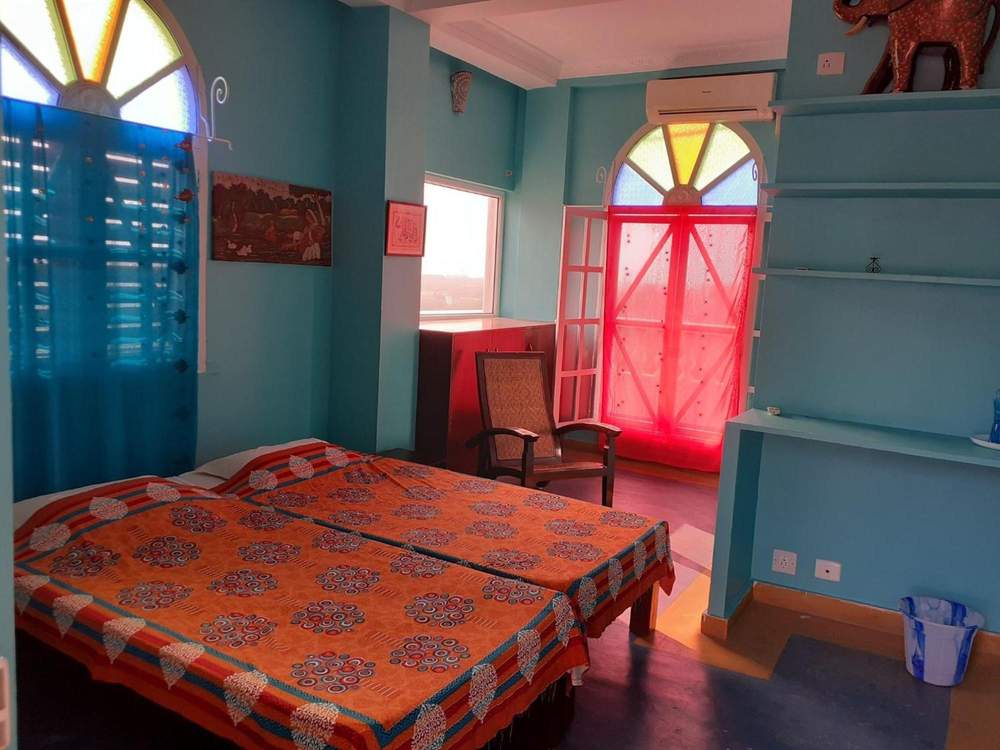 Holi-Wood Guesthouse Pondicherry Exterior foto