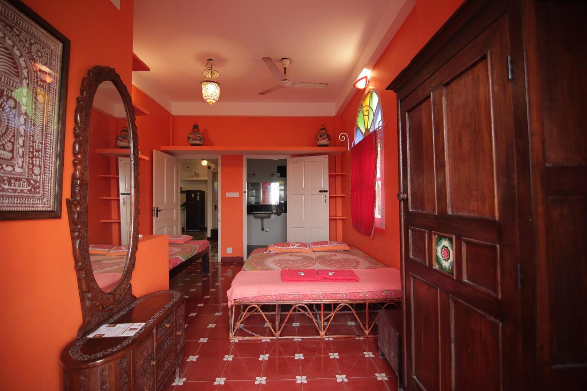 Holi-Wood Guesthouse Pondicherry Exterior foto